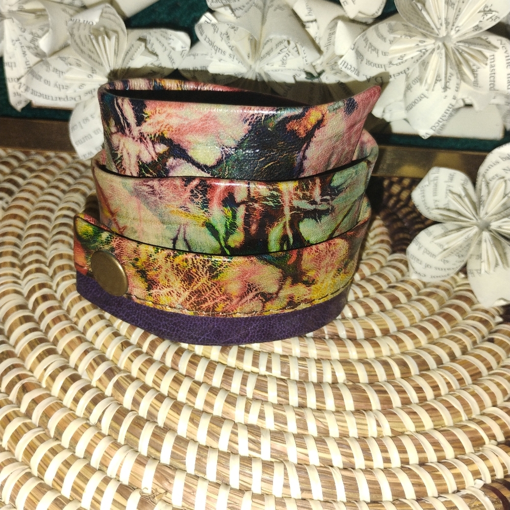 Colorful Abstract Print Leather Cuff Bracelet Purple Multicolor NEW - Picture 12 of 13